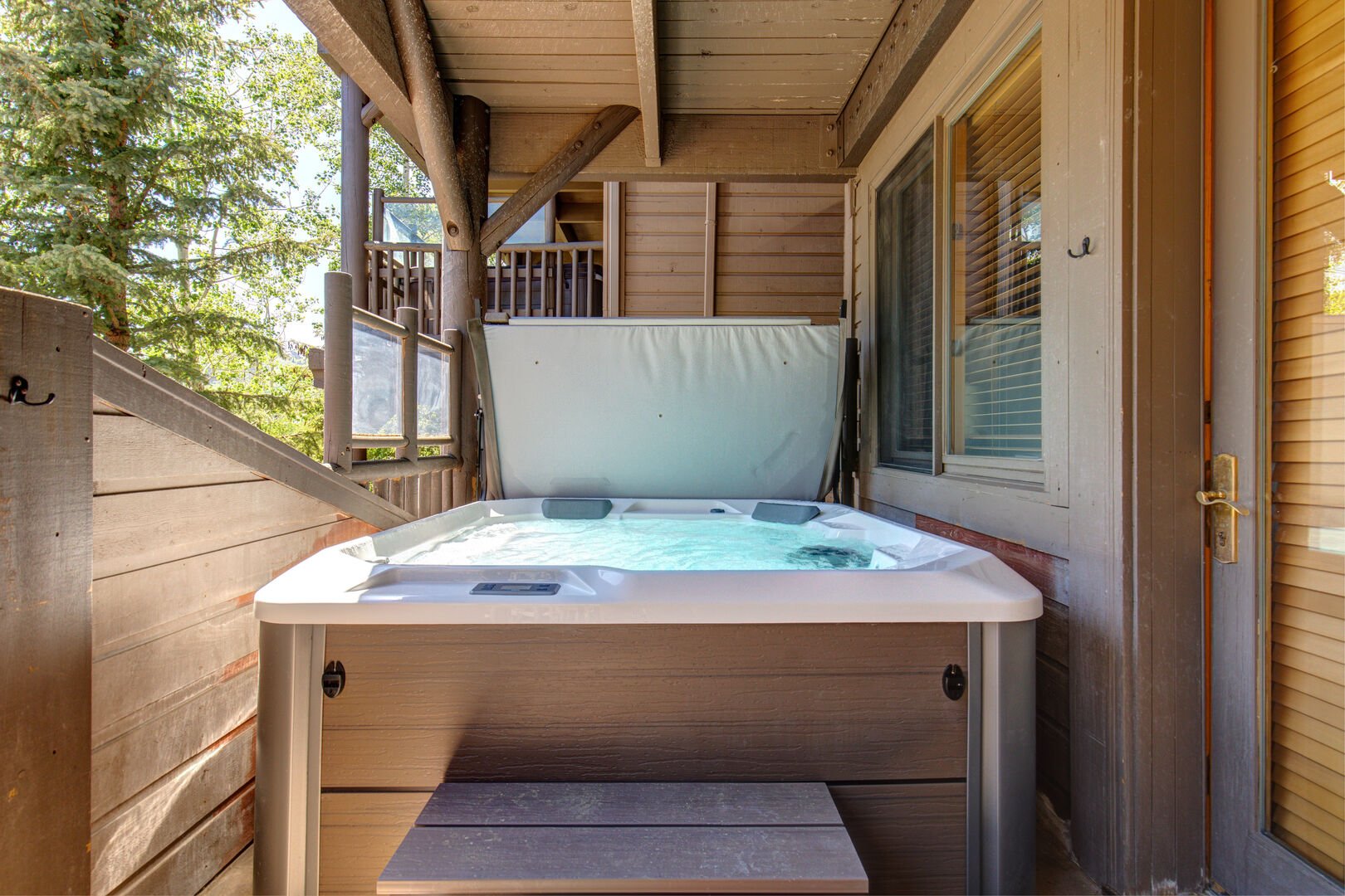 External hot tub available on book direct day 2025 